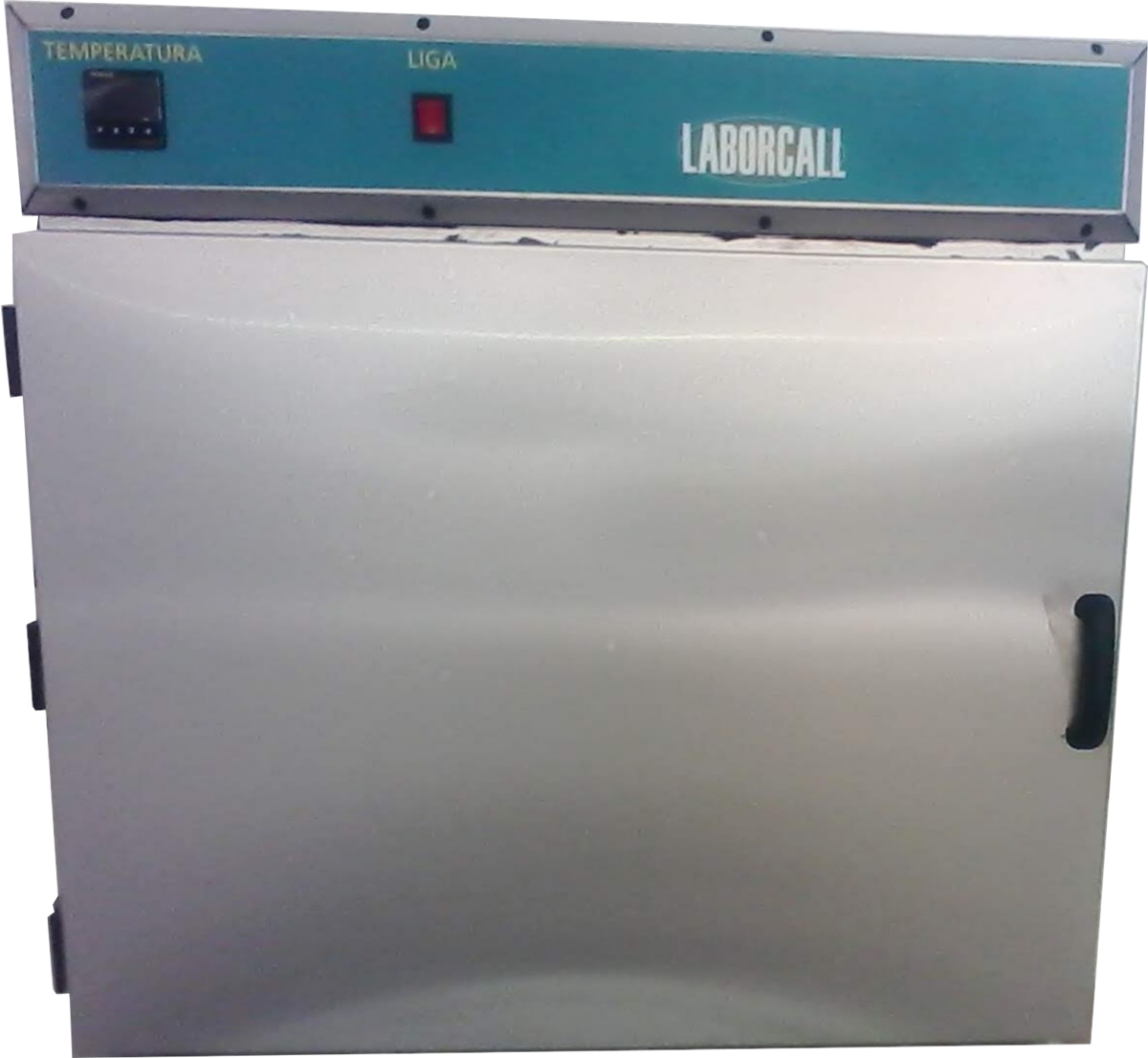 ESTUFA DE ESTERILIZAÇÃO E SECAGEM 200°C Equipamento desenvolvido para atender os ensaios de 104°C ±1°C